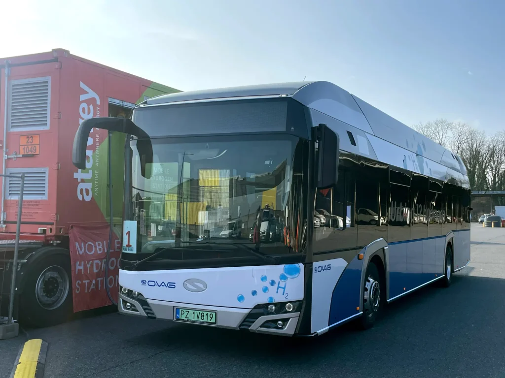 Recharge d'un bus hydrogène avec une station anywey
