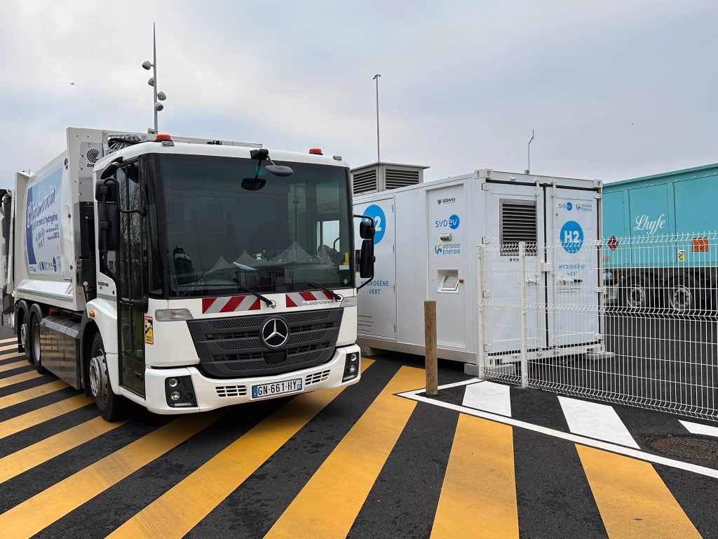 Station hydrogène Atawey à Givrand, intégrée au réseau de mobilité locale.